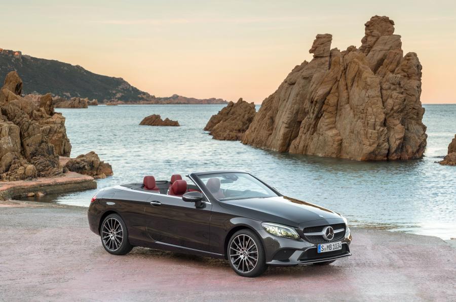  Mercedes-Benz C300 Avantgarde Cabriolet (A205) 2018 года  (WW) (фото 1 из 30)